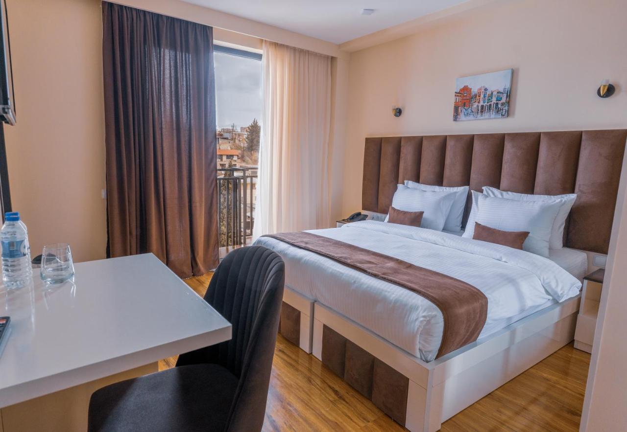 Hotel Residence Plaza Tbiliszi Kültér fotó