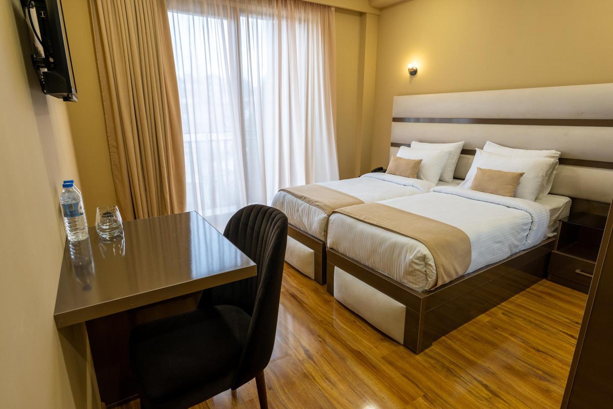 Hotel Residence Plaza Tbiliszi Szoba fotó